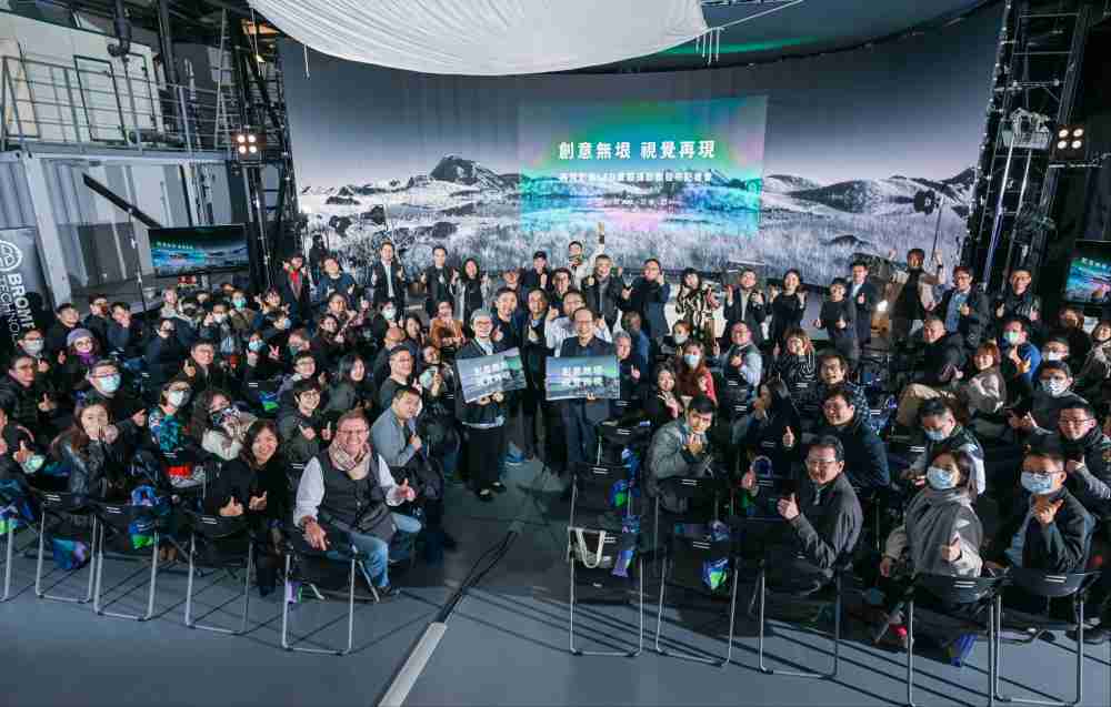 再现影像LED虚拟制作摄影棚整合拍摄场景、、、、内容制作、、、、技术指导到设备租借一站式服务，，可望提升LED虚拟制作的影视效能，，进而产出更多高质量细致作品